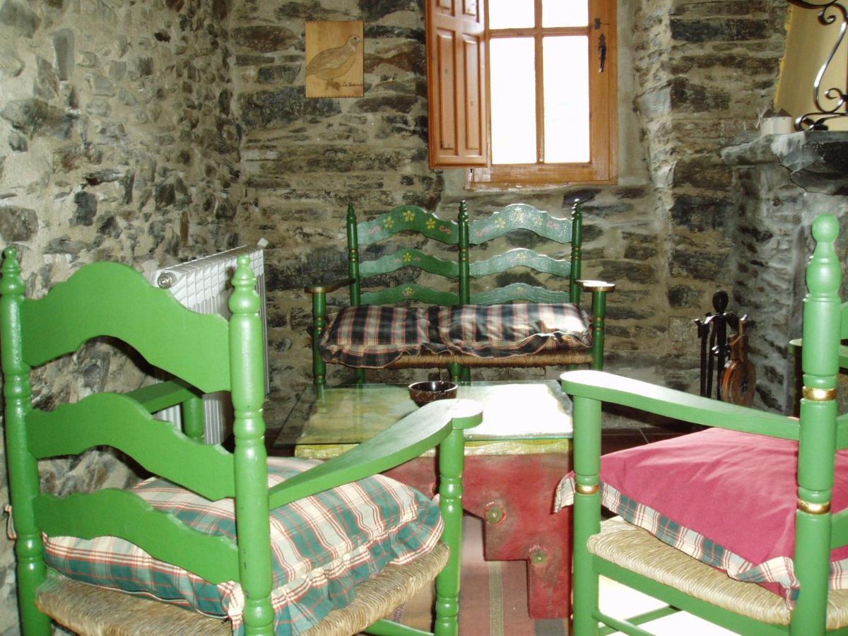 Hotel Rural El Urogallo Murias de Paredes Kültér fotó