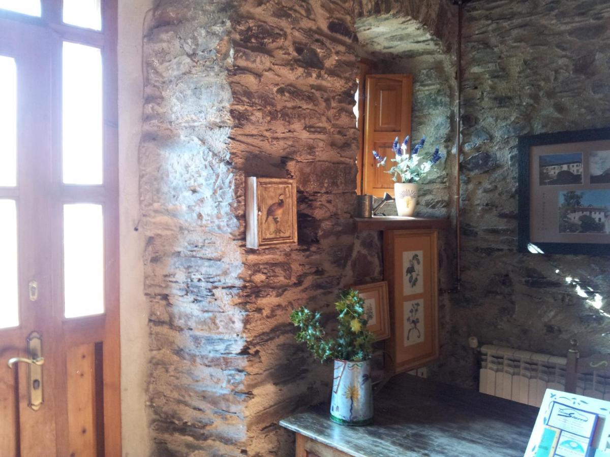 Hotel Rural El Urogallo Murias de Paredes Kültér fotó