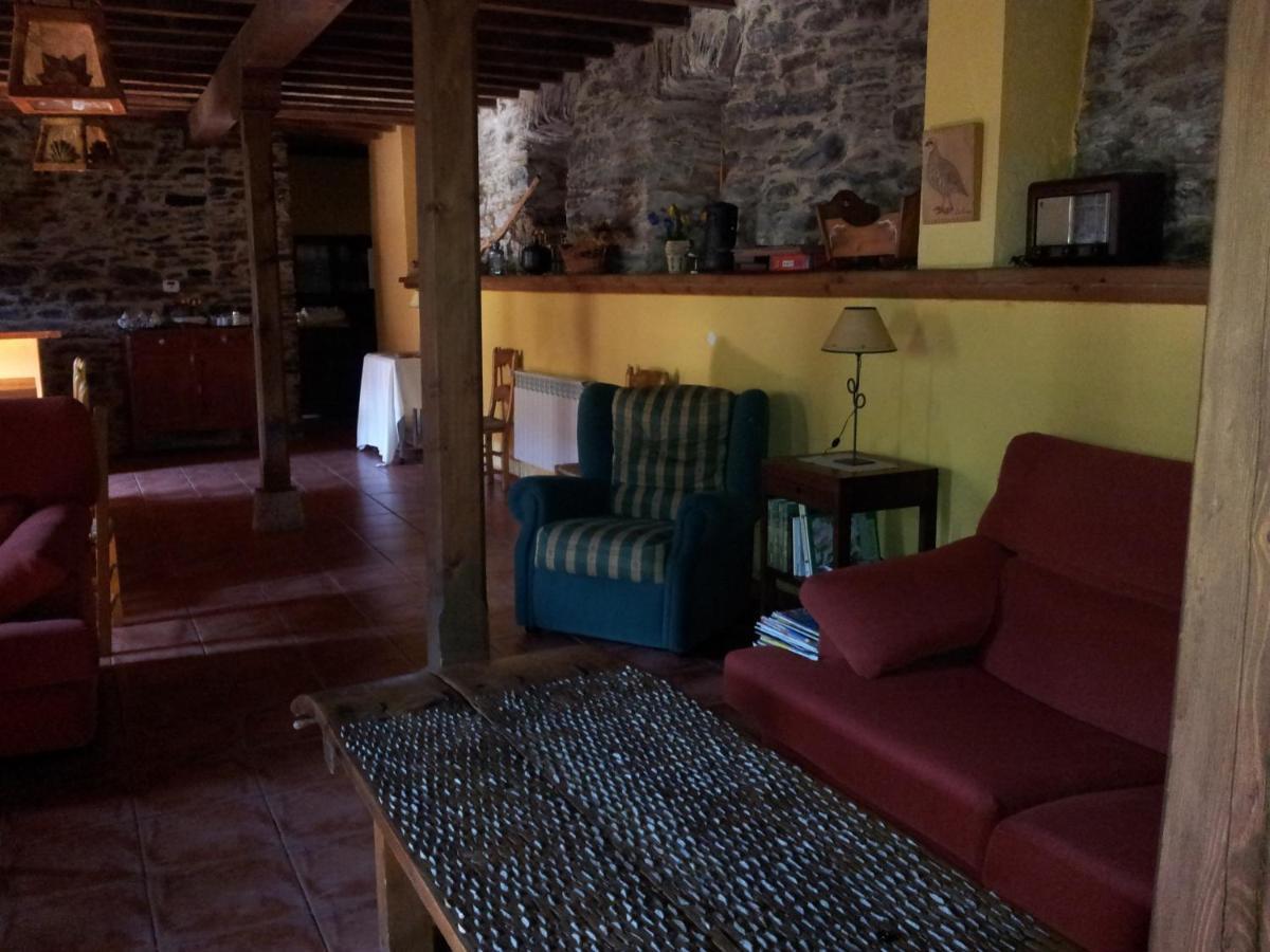 Hotel Rural El Urogallo Murias de Paredes Kültér fotó