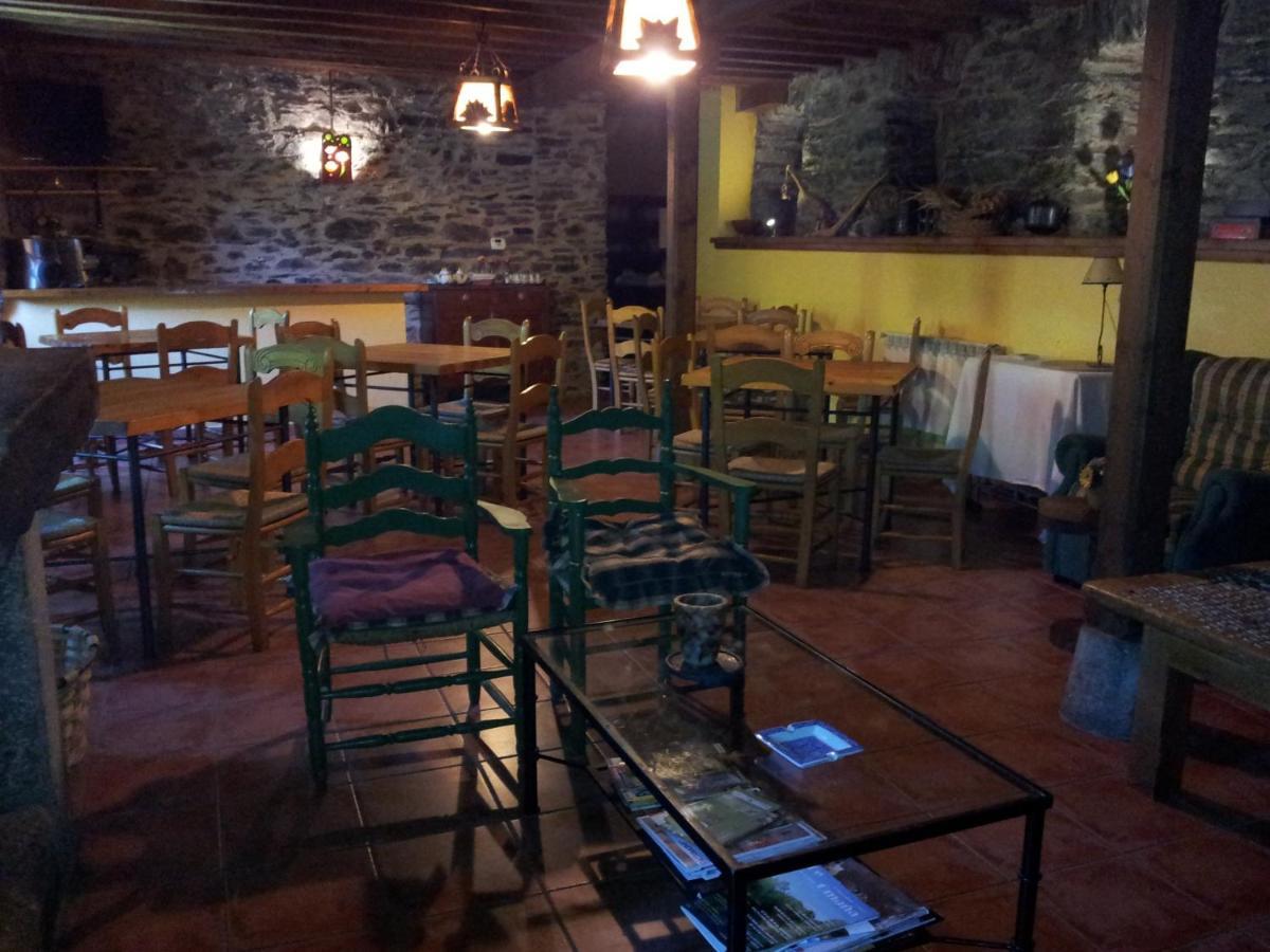 Hotel Rural El Urogallo Murias de Paredes Kültér fotó