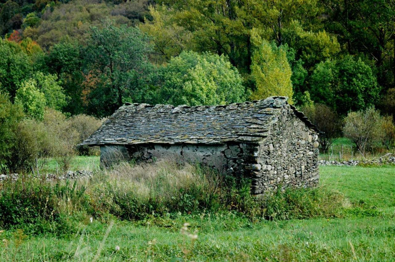 Hotel Rural El Urogallo Murias de Paredes Kültér fotó