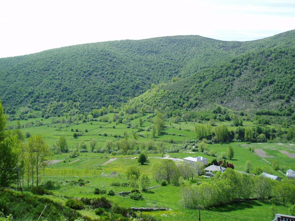 Hotel Rural El Urogallo Murias de Paredes Kültér fotó